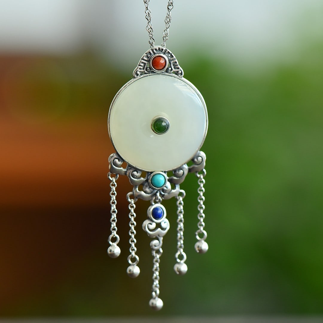 An Exquisite Sterling Silver Inlaid White Jade Pendant: An Exquisite Sterling Silver Inlaid White Jade Pendant,Size:0.9inx0.9in 纯银镶白玉吊坠