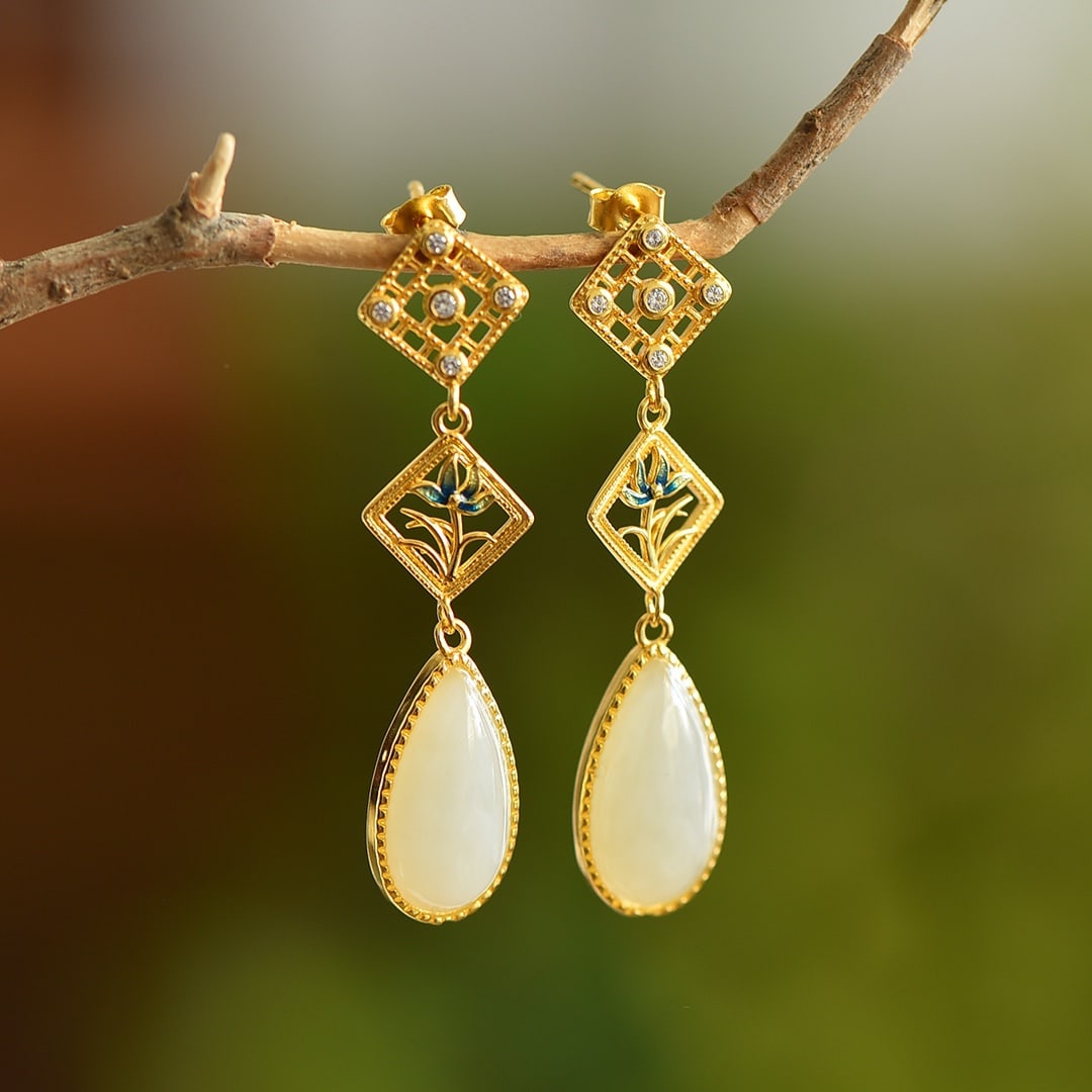 A Pair of Exquisite Sterling Silver-Gold Plated Inlaid White Jade Enamel Earrings: A Pair of Exquisite Sterling Silver-Gold Plated Inlaid White Jade Enamel Earrings, 一对纯银镀金镶白玉珐琅耳环