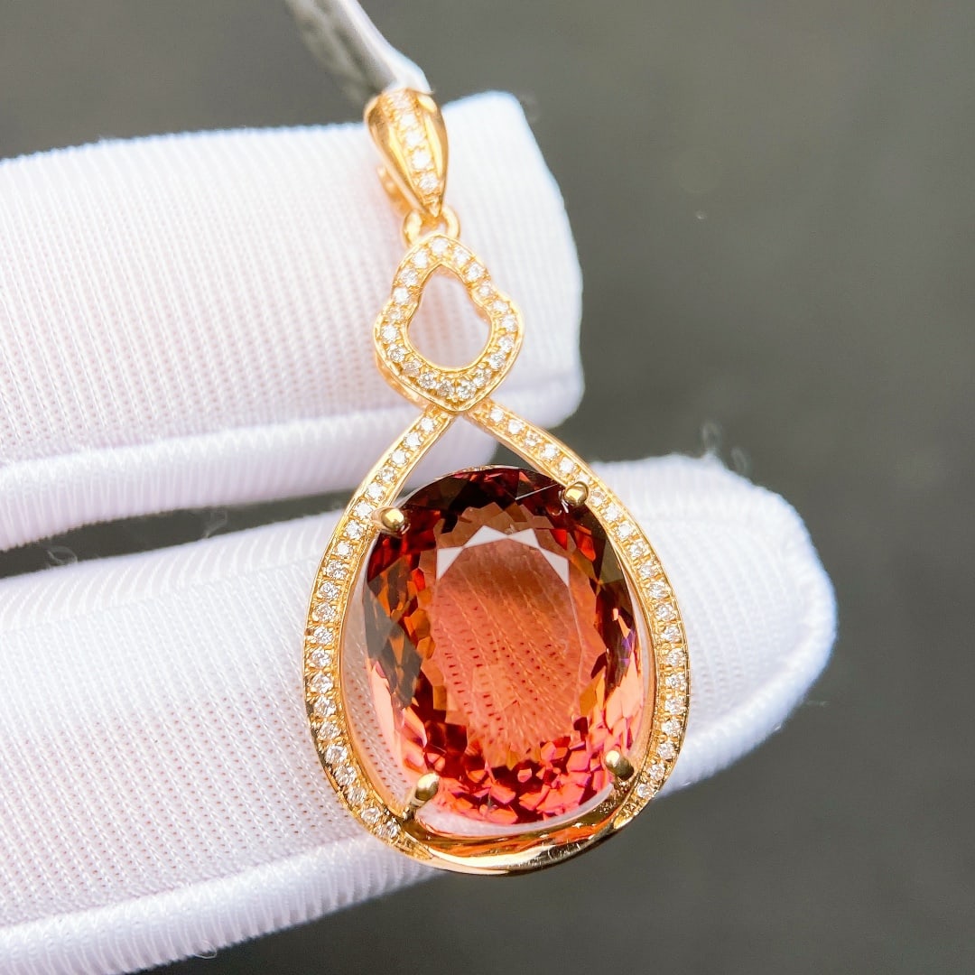 18Ctw Natural Tourmaline Necklace: 18Ctw Natural Tourmaline Necklace,Size:0.6inx0.4in 18Ctw天然碧玺项链