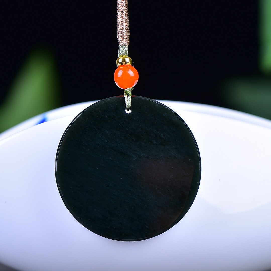 An Exquisite Hotan Jade Pendant: An Exquisite Hotan Jade Pendant,Size:1.2inx1.2in (寓意)吉祥 平平安安 和田玉挂件