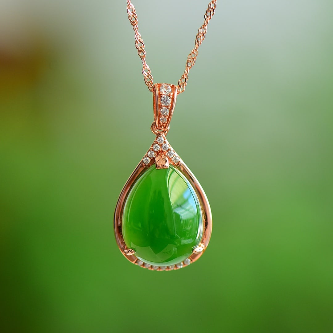 An Exquisite Sterling Silver Inlaid Jasper Necklace,Inlaid Diamond: An Exquisite Sterling Silver Inlaid Jasper Necklace,Inlaid Diamond 纯银镶碧玉项链,嵌钻石