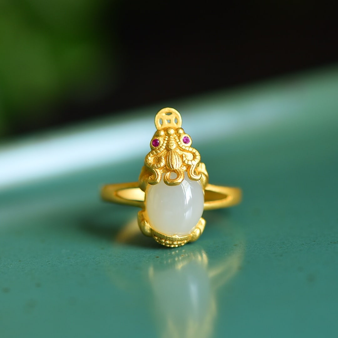 An Exquisite Sterling Silver-Gold Plated Inlaid White Jade Ring: An Exquisite Sterling Silver-Gold Plated Inlaid White Jade Ring 纯银镀金镶白玉戒指