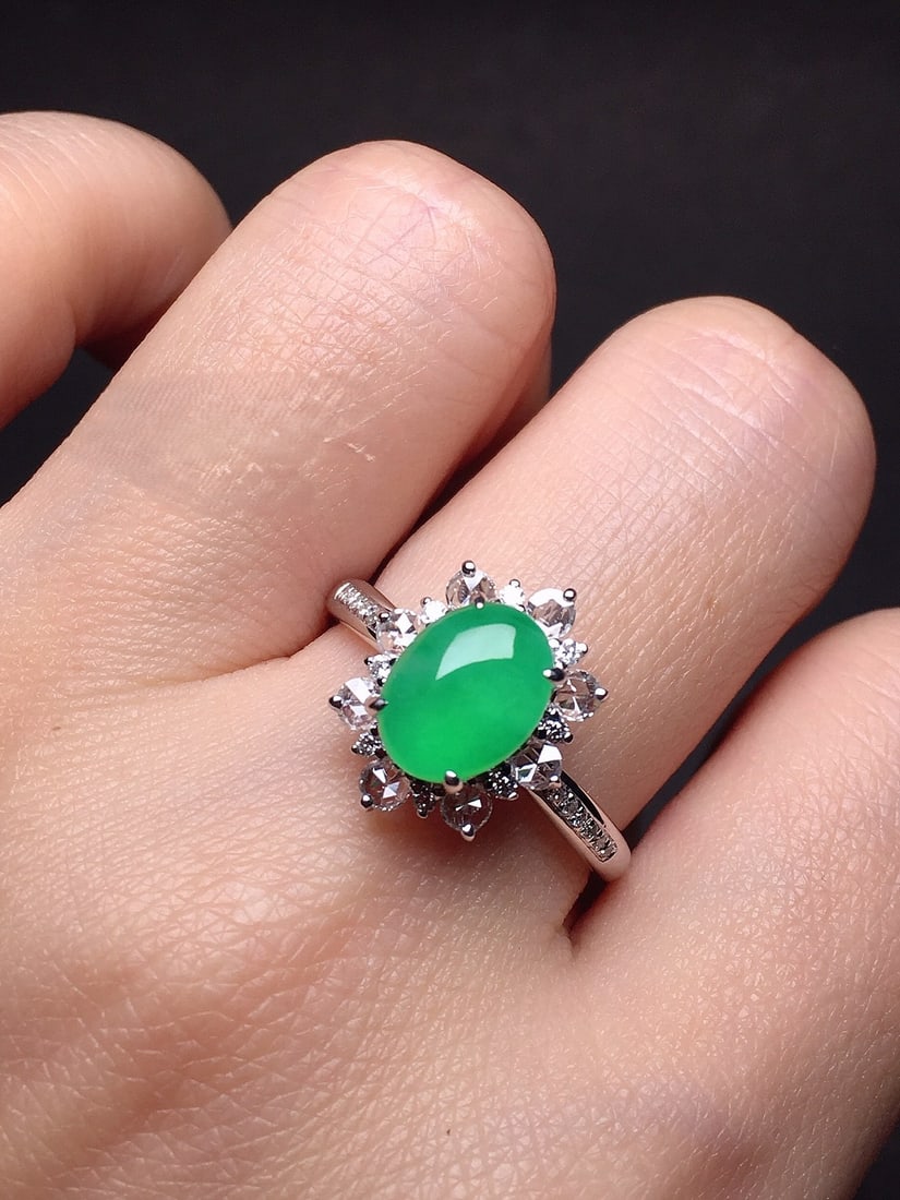 An Exquisite 18k Gold Diamond Inlaid Jadeite Ring: An Exquisite 18k Gold Diamond Inlaid Jadeite Ring,Size(Loose Stone):0.3inx0.3in #13 18k金钻镶嵌翡翠戒指