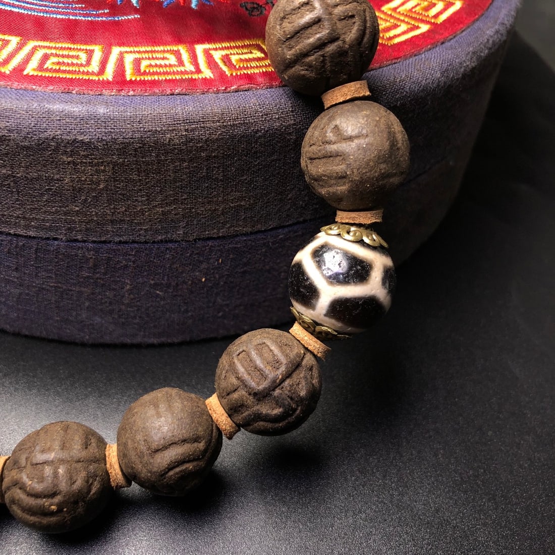 A Precious Eaglewood Bracelets - 8