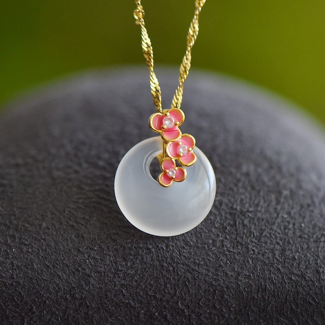 An Exquisite Sterling Silver-Gold Plated Inlaid Agate Enamel Pendant: An Exquisite Sterling Silver-Gold Plated Inlaid Agate Enamel Pendant,Size:0.6inx0.6in 纯银镀金镶玛瑙珐琅吊坠