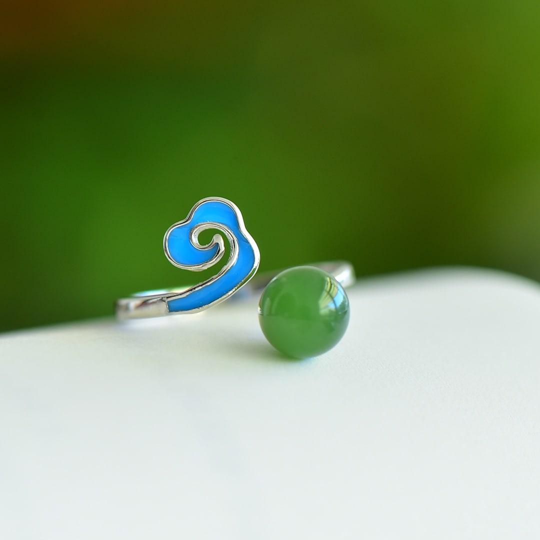 An Exquisite Sterling Silver Inlaid Jasper Enamel Ring: An Exquisite Sterling Silver Inlaid Jasper Enamel Ring,Size:0.3in 纯银镶碧玉珐琅戒指