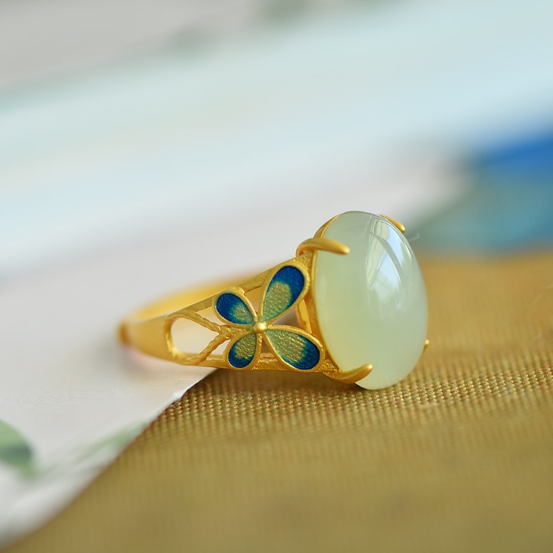 An Exquisite Sterling Silver-Gold Plated Inlaid White Jade Enamel Ring: An Exquisite Sterling Silver-Gold Plated Inlaid White Jade Enamel Ring,Size:0.4inx0.6in 纯银镀金镶白玉珐琅戒指