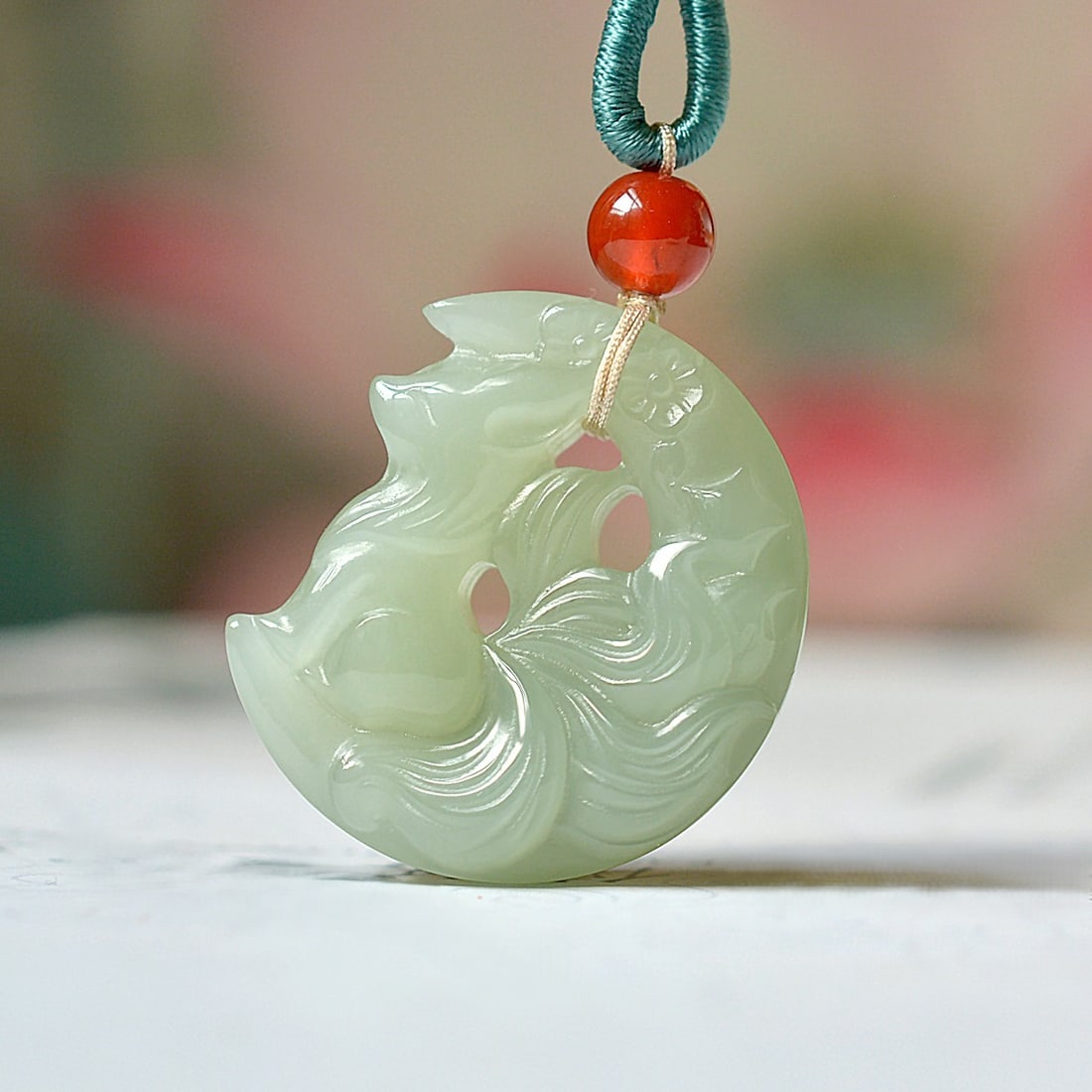An Exquisite White Jade Fox Pendant: An Exquisite White Jade Fox Pendant,Size:1inx1.1in 白玉狐狸挂件