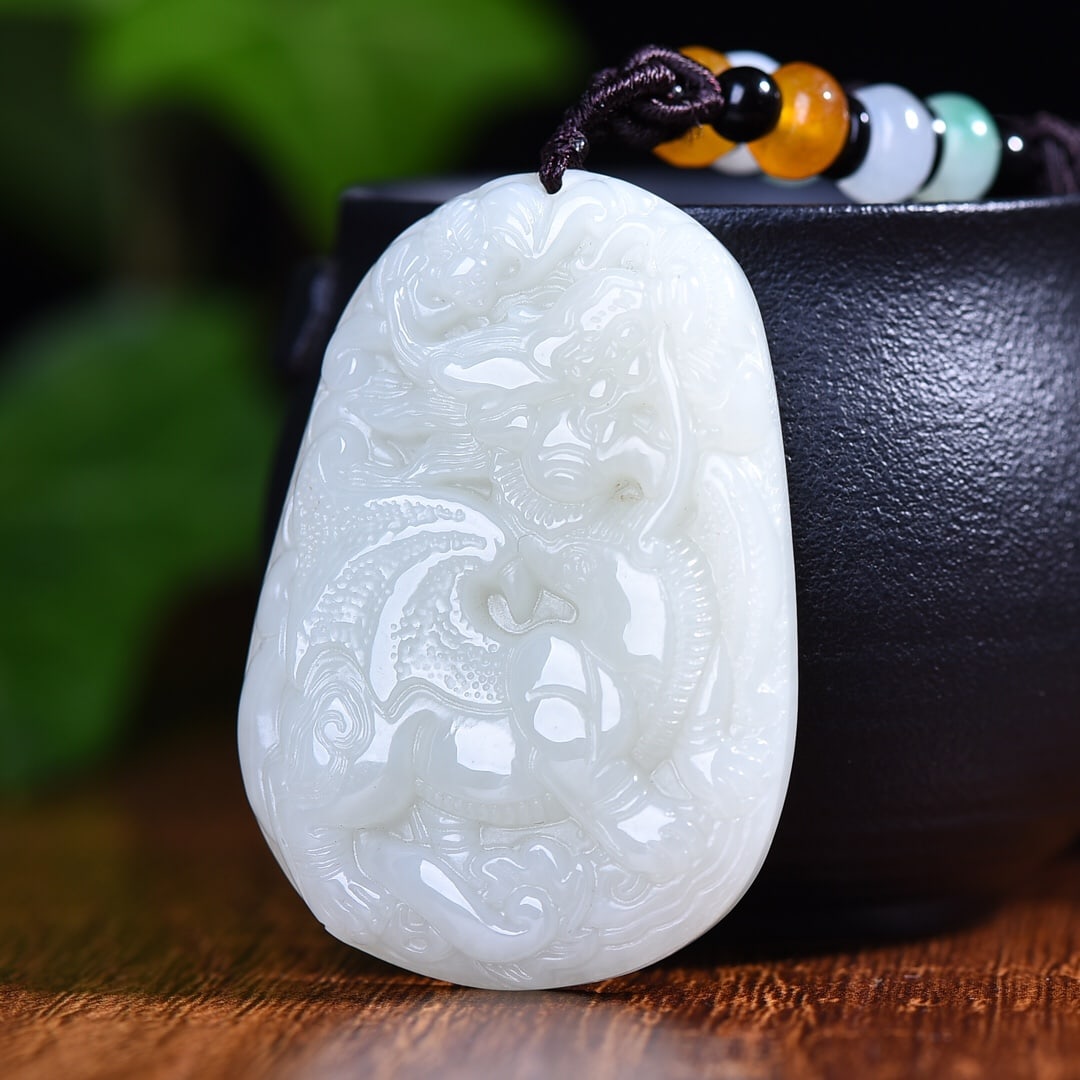 An Exquisite White Jade Dragon Pattern Pendant - 2
