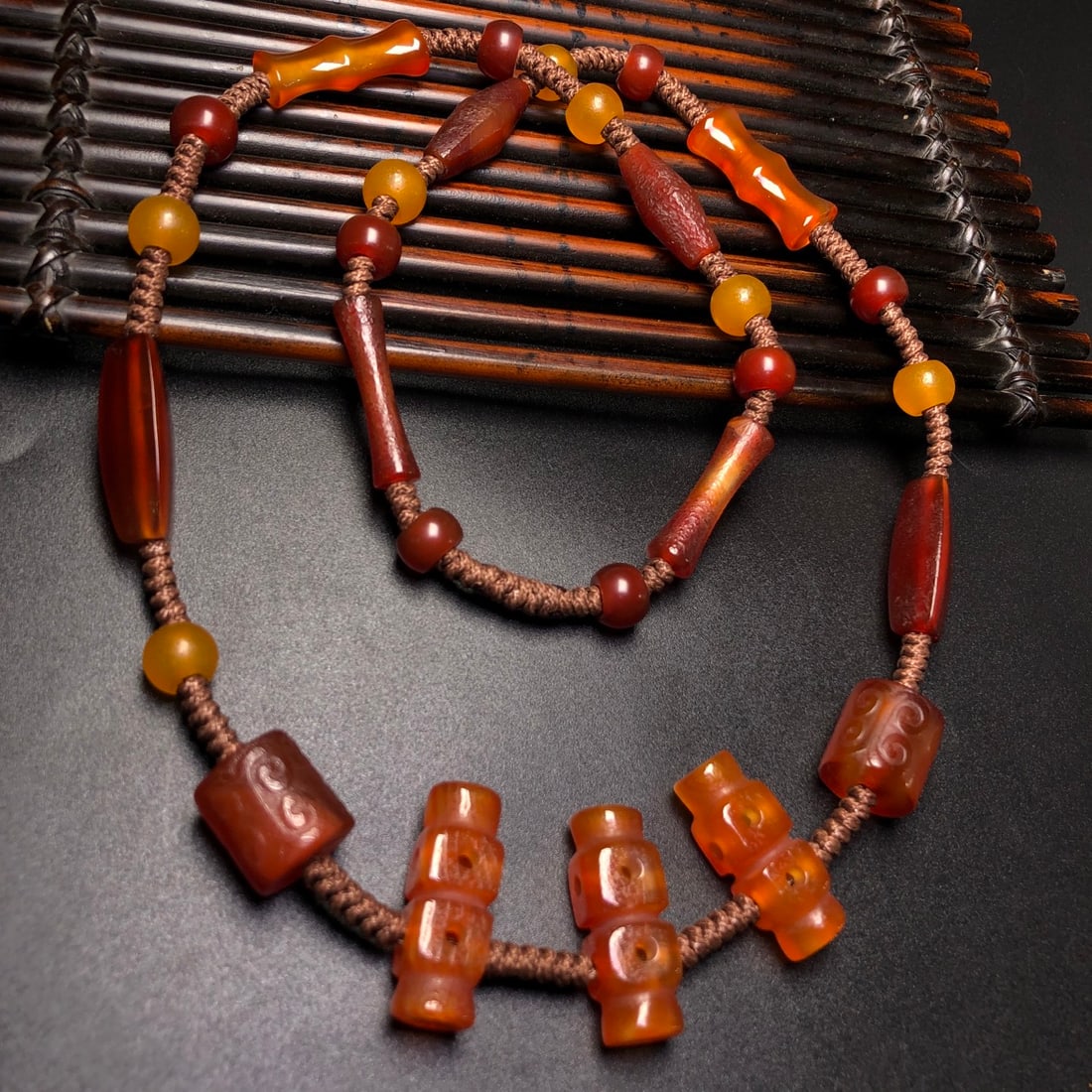 A Precious Agate Necklace: A Precious Agate Necklace,Size:1.1inx0.5in 玛瑙项链