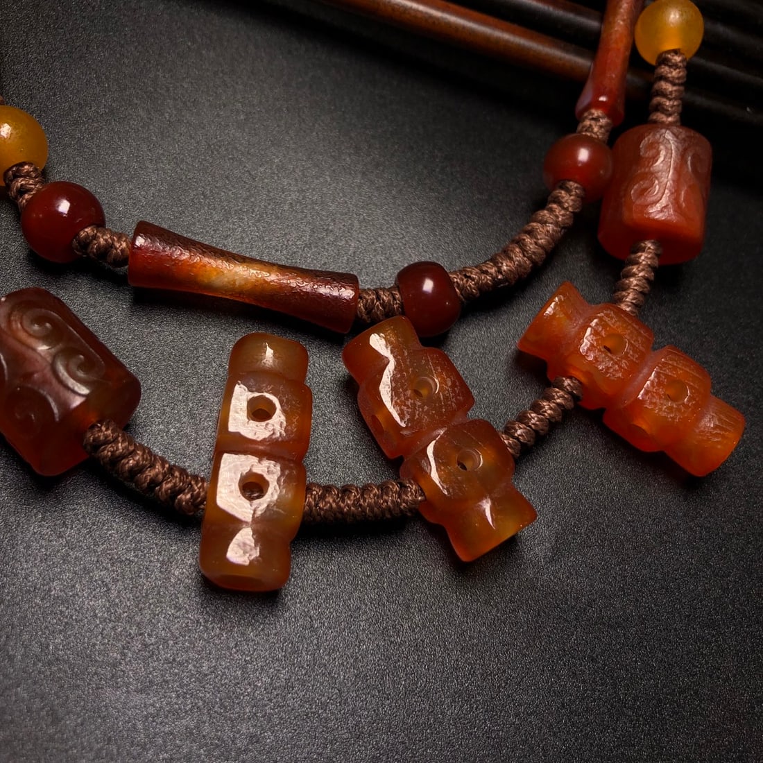 A Precious Agate Necklace - 8