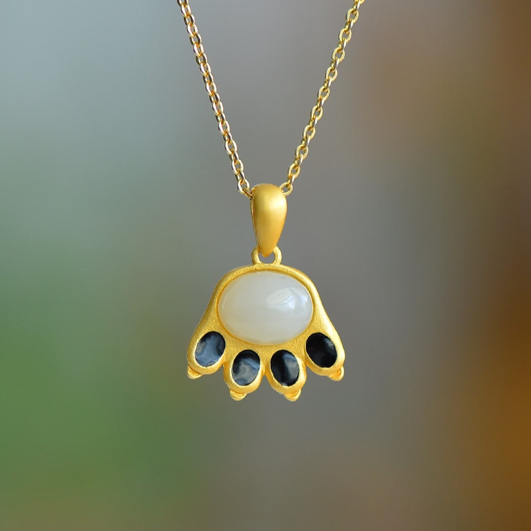 An Exquisite Sterling Silver-Gold Plated Inlaid White Jade Pendant: An Exquisite Sterling Silver-Gold Plated Inlaid White Jade Pendant 纯银镀金镶白玉吊坠