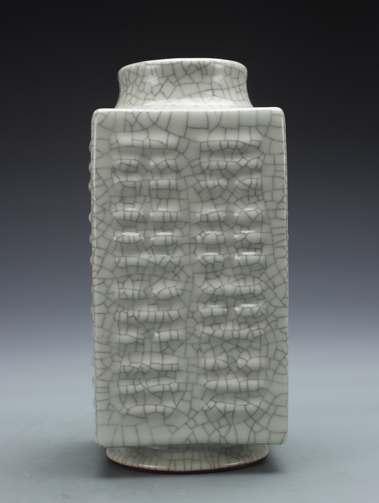An Exquisite Ge yao Celadon Glazed Trigram Pattern Vase: An Exquisite Ge yao Celadon Glazed Trigram Pattern Vase,Qing Dynasty,China,Qianlong Six-character Mark,Size:8.7inx3.9in 哥窑青釉八卦纹瓶,中国