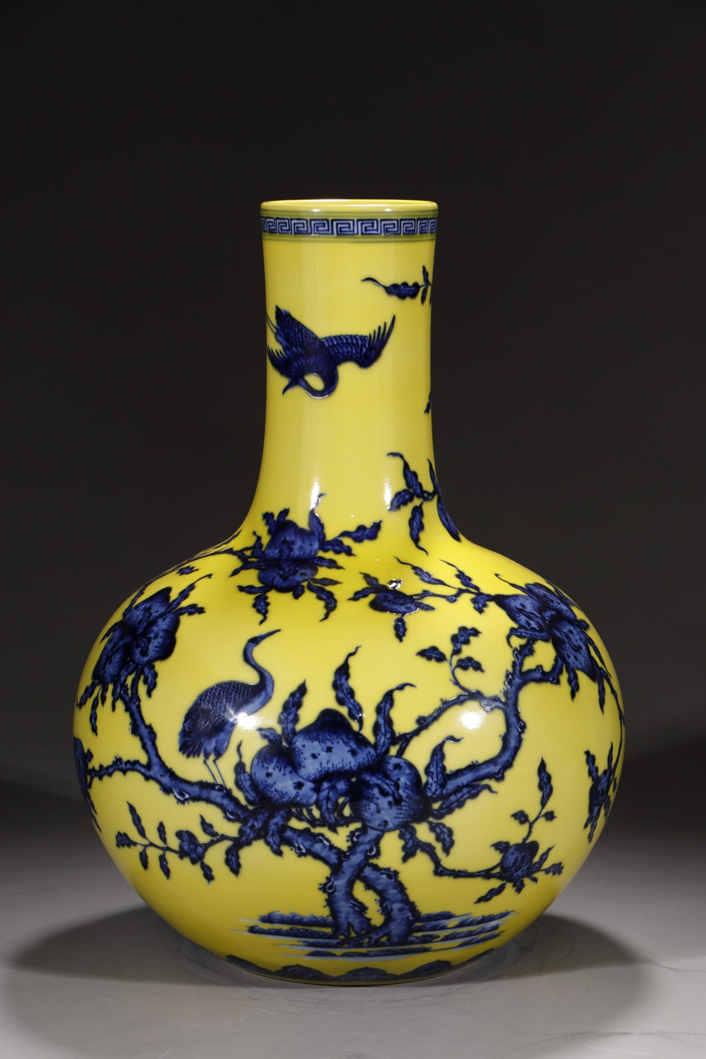 A Huge Yellow Ground Blue and White Flower and Fruit Pattern Vase: A Huge Yellow Ground Blue and White Flower and Fruit Pattern Vase,Qing Dynasty,China,Qianlong Six-character Mark,Size:18.1in 黄地青花花果纹瓶,中&#