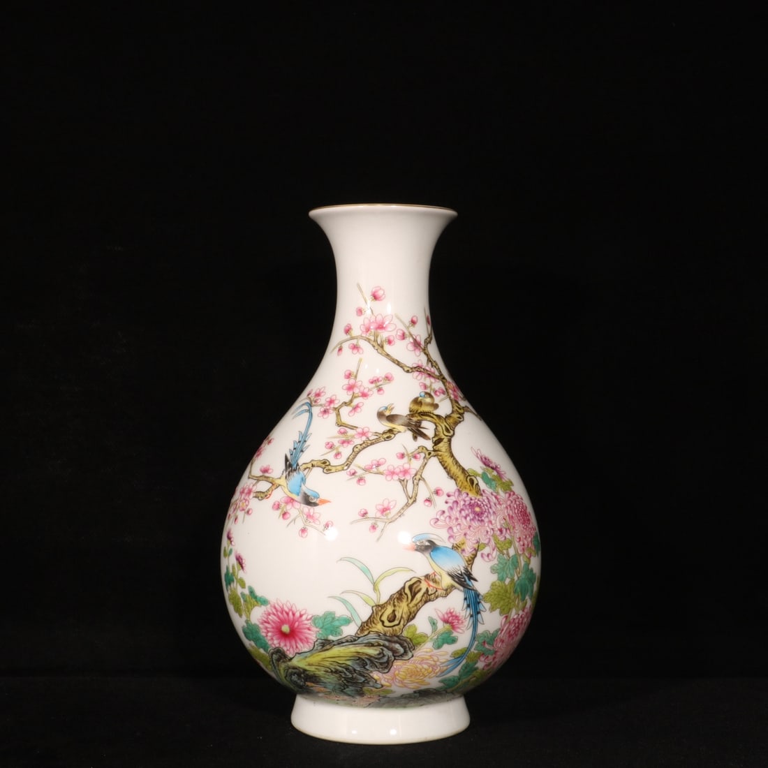 An Exquisite Enamel Painted Gold Flower and Bird Pattern Vase,with poem: An Exquisite Enamel Painted Gold Flower and Bird Pattern Vase,with poem,Qing Dynasty,China,Yongzheng Four-character Mark,Size:9.6inx5.9in 