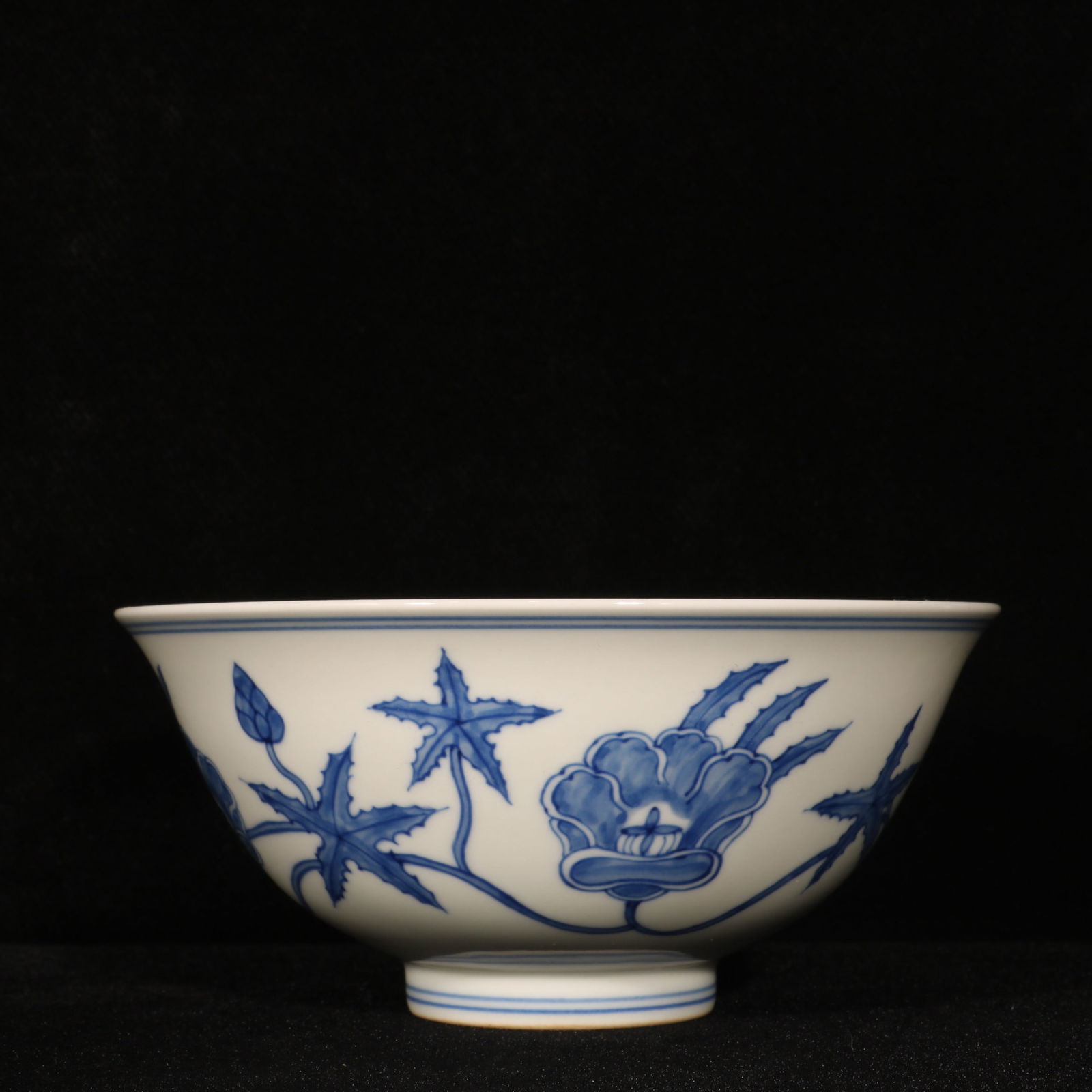 An Exquisite Blue and White Flower Pattern Bowl: An Exquisite Blue and White Flower Pattern Bowl,Ming Dynasty,China,Chenghua Six-character Mark,Size:2.6inx5.7in 青花花卉纹碗,中国明代,ৎ