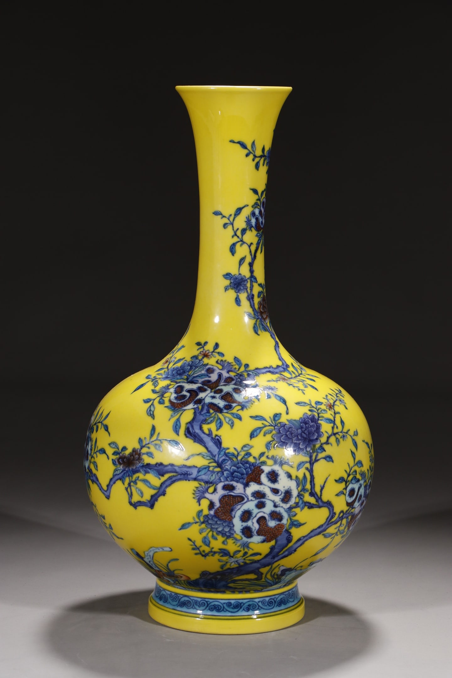 A Huge Yellow Ground Doucai Flower and Fruit Pattern Vase: A Huge Yellow Ground Doucai Flower and Fruit Pattern Vase,Qing Dynasty,China,Kangxi Six-character Mark,Size:16.3in 黄地斗彩花果纹瓶,中国