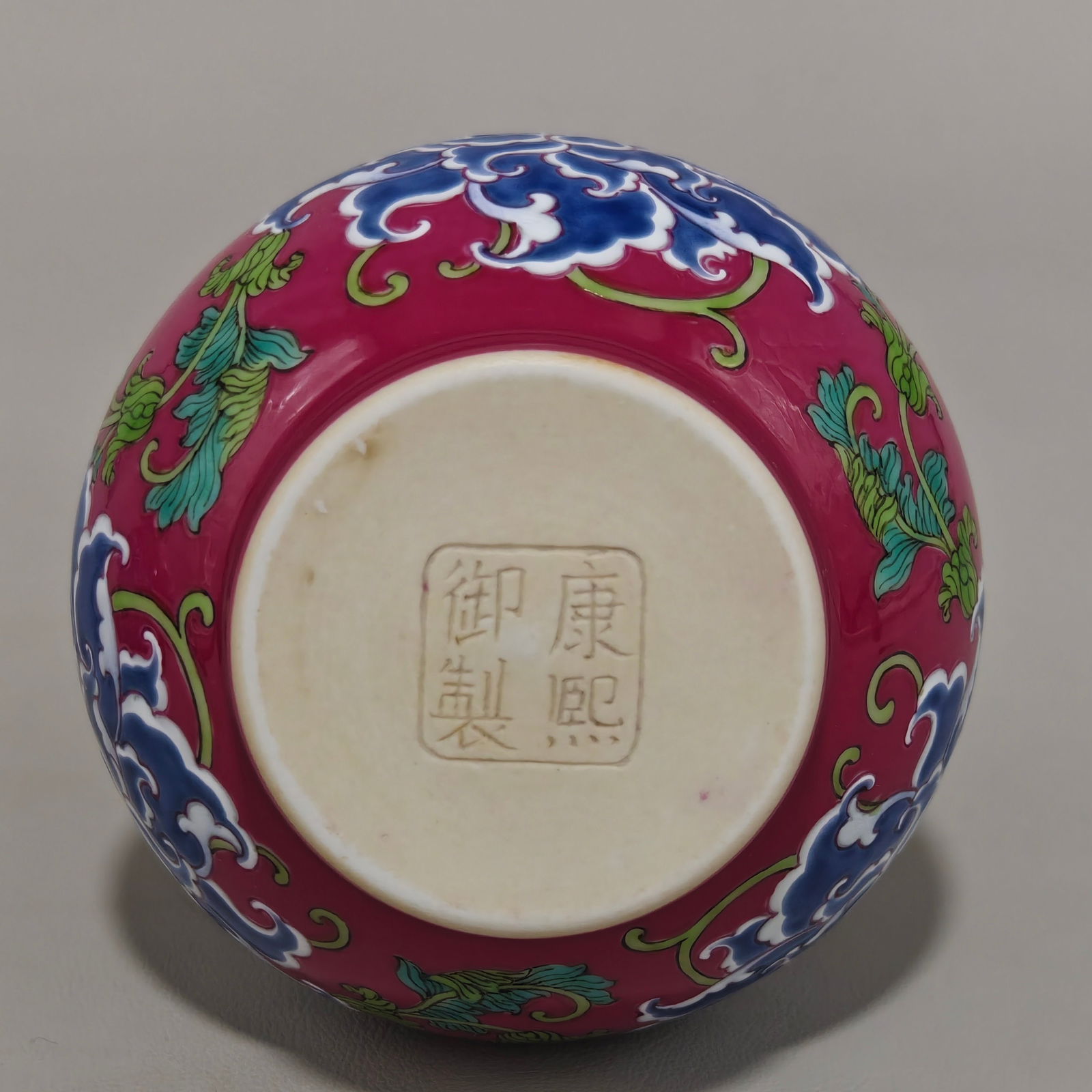 An Exquisite Enamel Flower Pattern Vase - 7