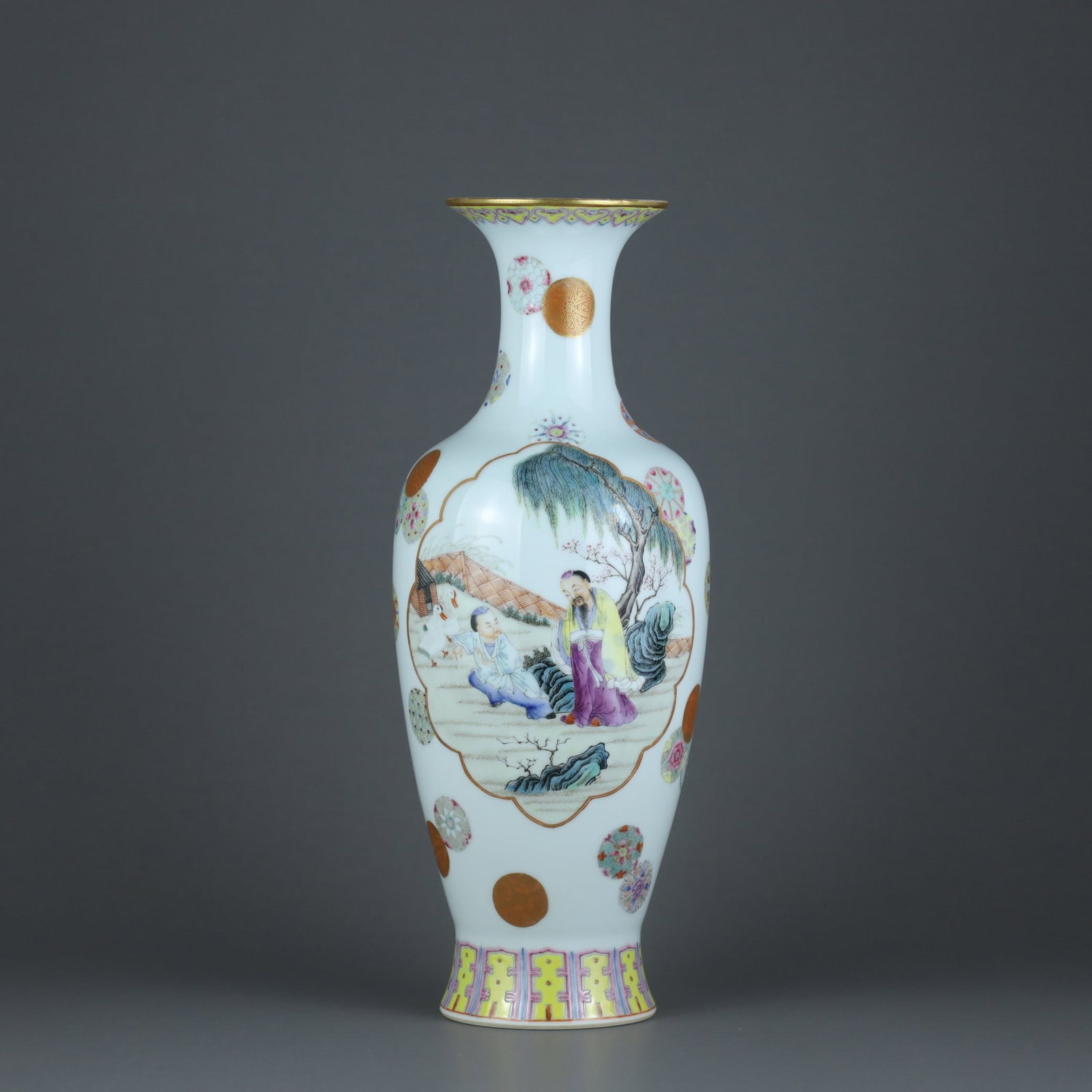 A Exquisite Famille-Rose Figures Pattern Vase: A Exquisite Famille-Rose Figures Pattern Vase,Qing Dynasty, China,Qianlong Six-character Mark,Size:12.1inx4.9in 粉彩人物纹瓶,中国清代,ߙ