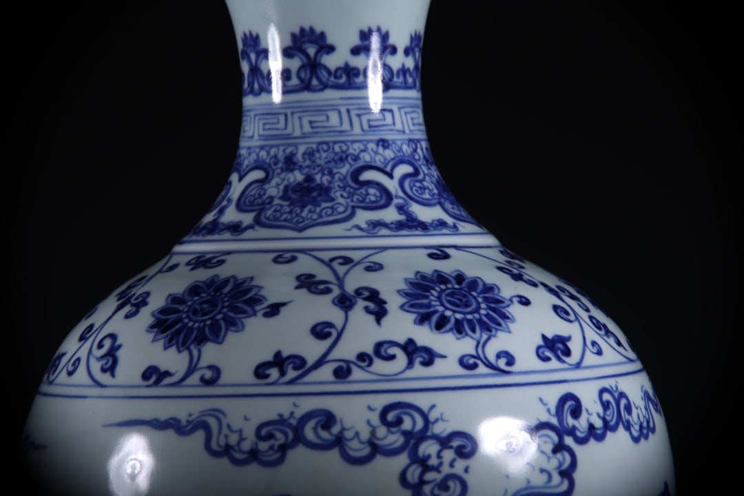 Blue and White Figures Pattern Vase - 7