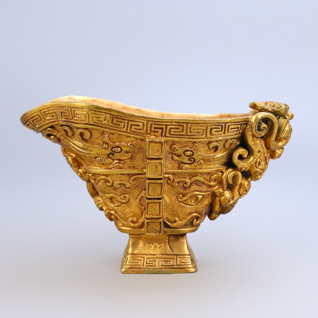 A Exquisite Bronze Gold Plated Cup: A Exquisite Bronze Gold Plated Cup,Han Dynasty, China,Size:4.7inx7.1inx4.3in,Weight:2057g 铜镀金杯,中国汉代