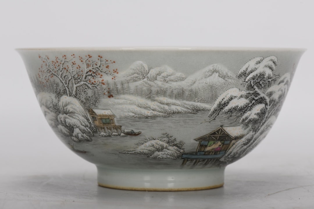 A Exquisite Famille-Rose Landscape pattern Bowl: A Exquisite Famille-Rose Landscape pattern Bowl,Qing Dynasty, China,Yongzheng Four-character Mark,Size:2.9inx6.1inx2.8in 