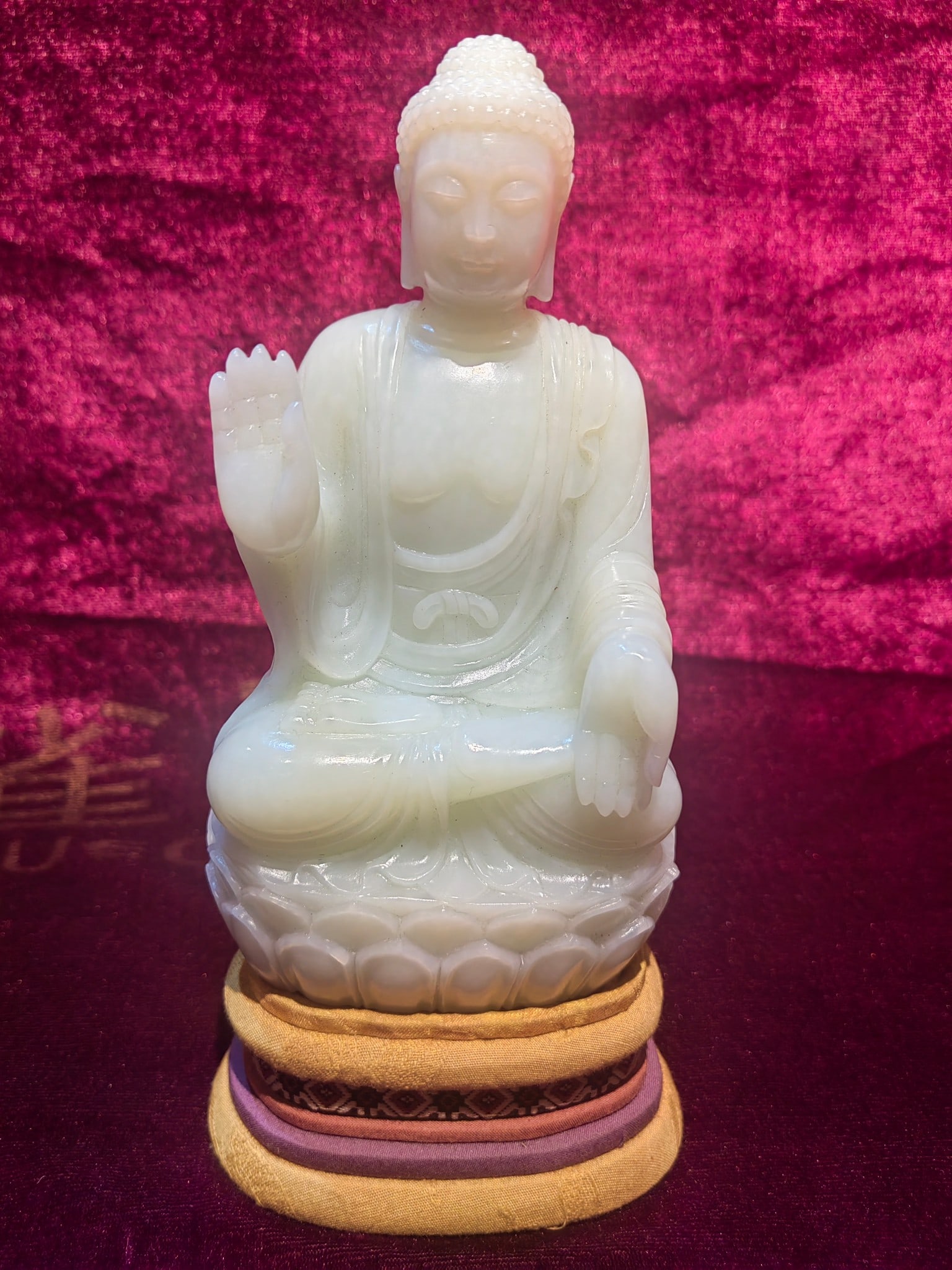 A Exquisite Hotan White Jade Statue of Avalokitesvara Ornament: A Exquisite Hotan White Jade Statue of Avalokitesvara Ornament,Qing Dynasty, China,Size:3.5inx2inx6.7in 和田白玉观音摆件,中国清代