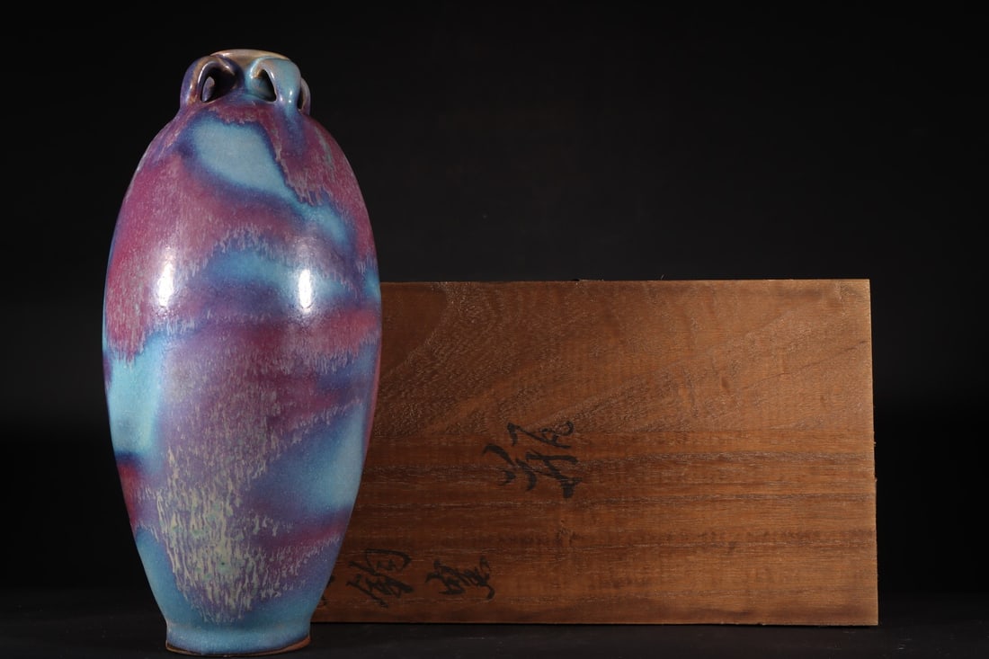 A Exquisite Jun Kiln Vase: A Exquisite Jun Kiln Vase,Song Dynasty,China,Size:12.4inx5.7in 钧窑瓶,中国宋代