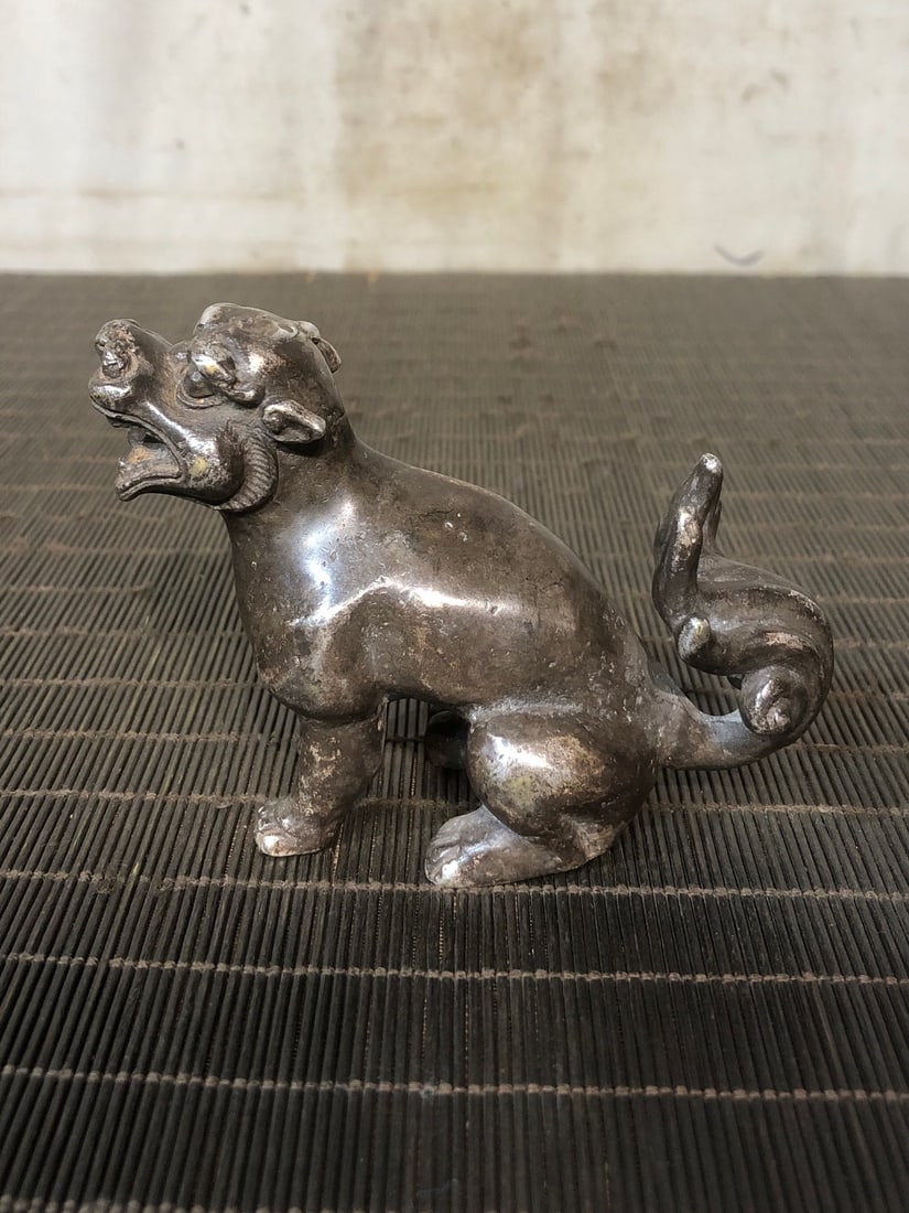 A Exquisite Silver Gilt Bronze Auspicious Beast Ornament: A Exquisite Silver Gilt Bronze Auspicious Beast Ornament,Qing Dynasty, China,Size:3.9inx2inx3.1in,Weight:676g 铜鎏银瑞兽摆件,中国清代