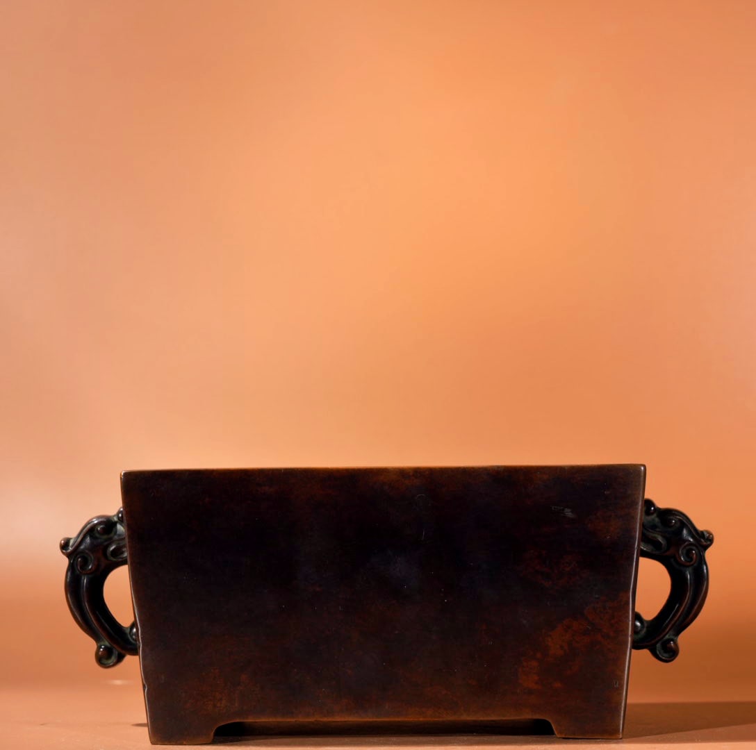 A Exquisite Bronze Beast-Ears Censer: A Exquisite Bronze Beast-Ears Censer,Ming Dynasty, China,With Mark,Size:3inx5.9inx3.5in,Weight:2610g 紫铜兽耳炉,中国明代,带款