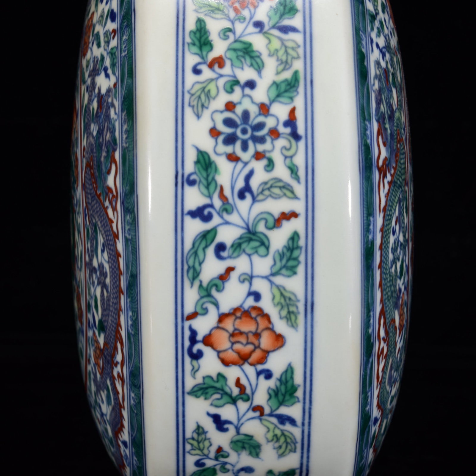A Exquisite Doucai Dragon pattern Vase - 8