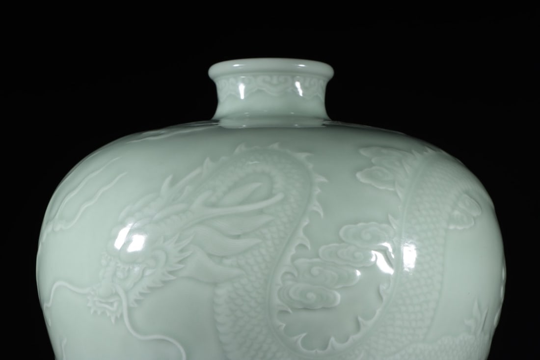 A Exquisite Celadon Glzed Dragon Pattern Vase - 4