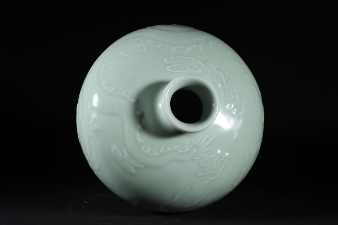 A Exquisite Celadon Glzed Dragon Pattern Vase - 8
