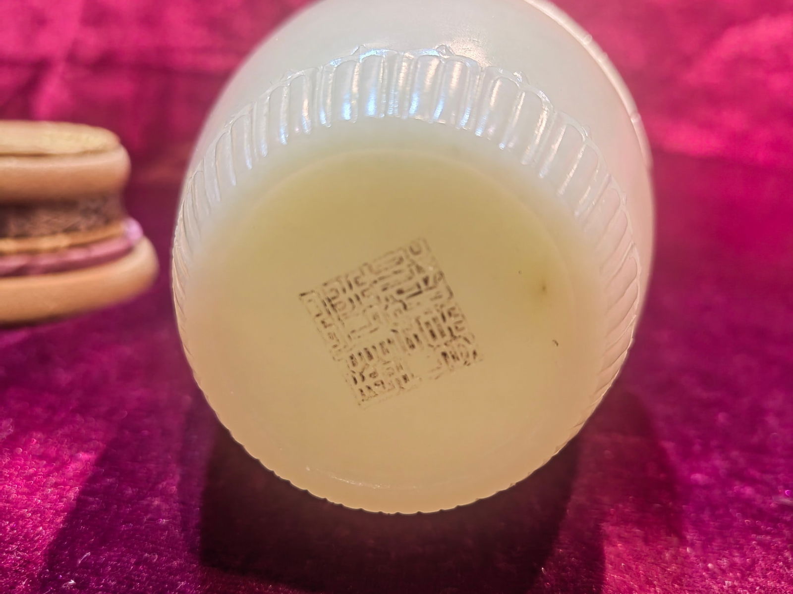 A Exquisite Hotan White Jade Vase - 8