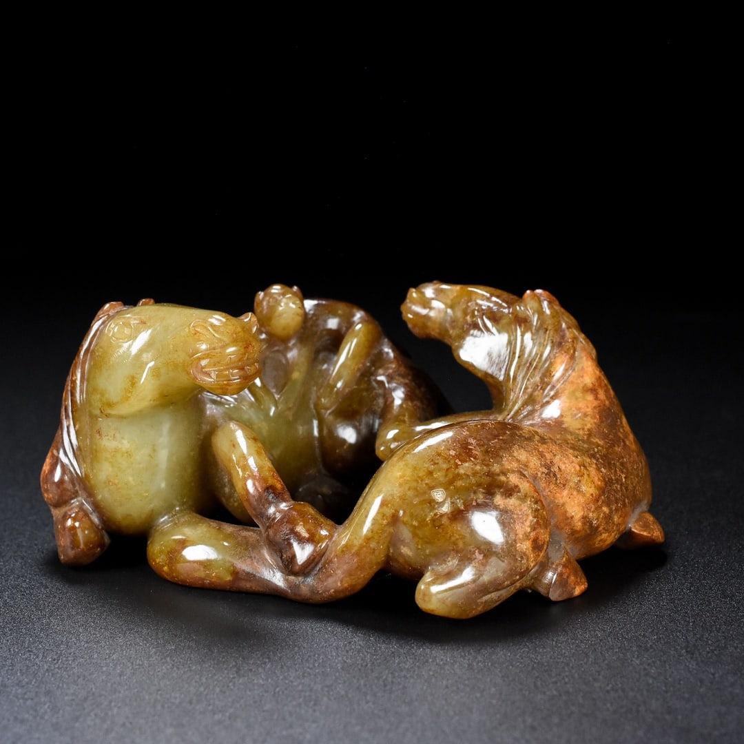 A Exquisite Hotan Jade Horse Ornament: A Exquisite Hotan Jade Horse Ornament,Hang Dynasty, China,Size:3.9inx3.5inx2in,Weight:449g 和田玉马摆件,中国汉代