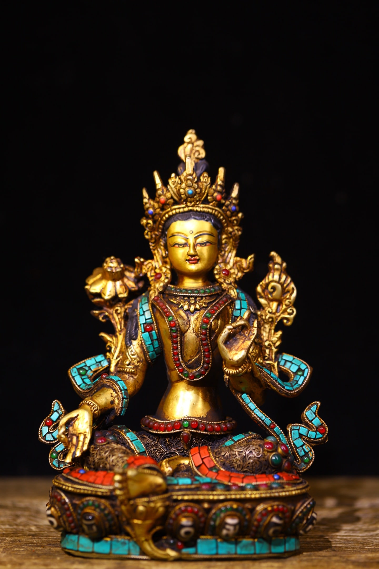 A Exquisite Silver Cloisonne Gem-Inlaid Tara Ornament: A Exquisite Silver Cloisonne Gem-Inlaid Tara Ornament,Qing Dynasty, China,Size:8.7inx6.3in,Weight:1600g 银掐丝镶嵌宝石度母摆件,中