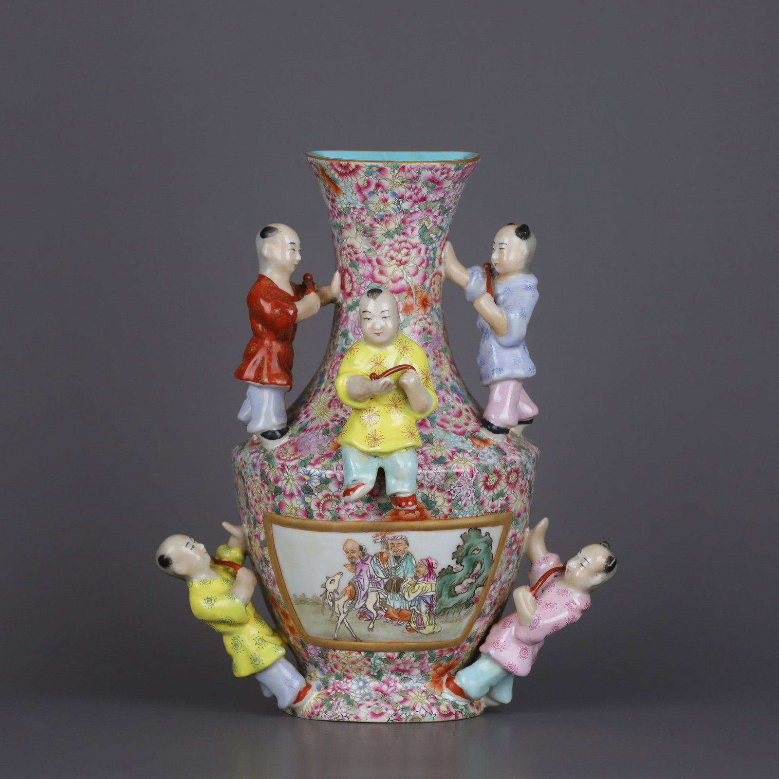 A Exquisite Famille-Rose Figures Pattern Vase: A Exquisite Famille-Rose Figures Pattern Vase,Qing Dynasty, China,Qianlong Six-character Mark,Size:7.8inx6.3in 粉彩人物纹瓶,中国清代,乾