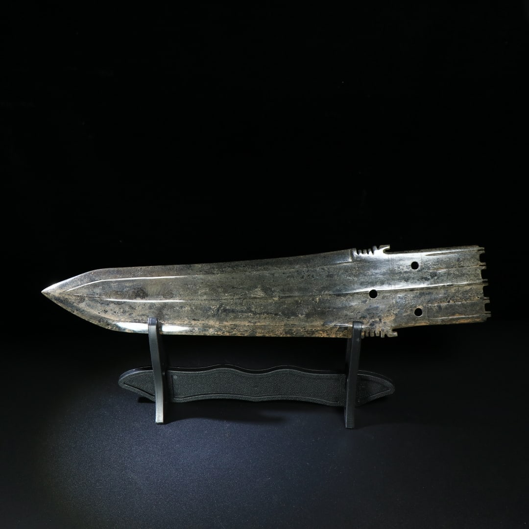 A Exquisite Hotan Jade Weapon: A Exquisite Hotan Jade Weapon,Han Dynasty, China,Size:14.1inx2.9in,Weight:261g 和田玉武器,中国汉代