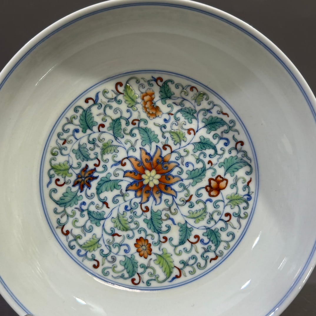 A Exquisite Doucai Lotus Pattern Plate - 3