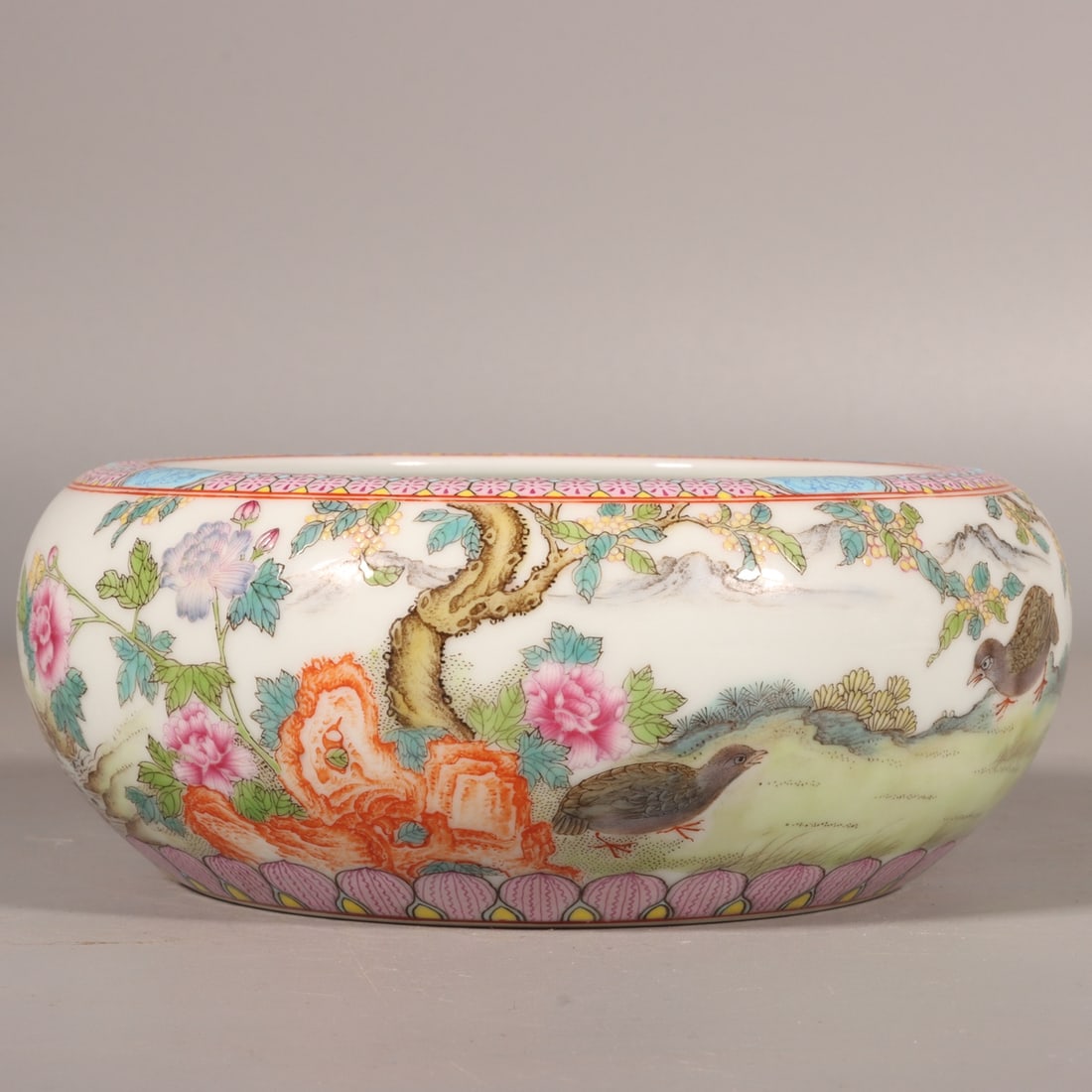 A Exquisite Famille-Rose Flower and Bird Pattern Brush Washer: A Exquisite Famille-Rose Flower and Bird Pattern Brush Washer,Qing Dynasty, China,Yongzheng Four-character Mark,Size:2.2inx4.3in 粉彩花鸟纹笔洗,中ࢲ