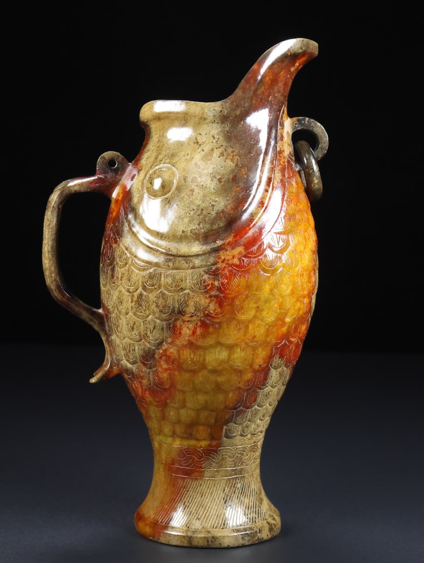 A Exquisite Hotan Jade Fish Shaped Vase: A Exquisite Hotan Jade Fish Shaped Vase,Han Dynasty, China,Size:4.7inx3.1inx7.9in,Weight:662g 和田玉鱼形瓶,中国汉代
