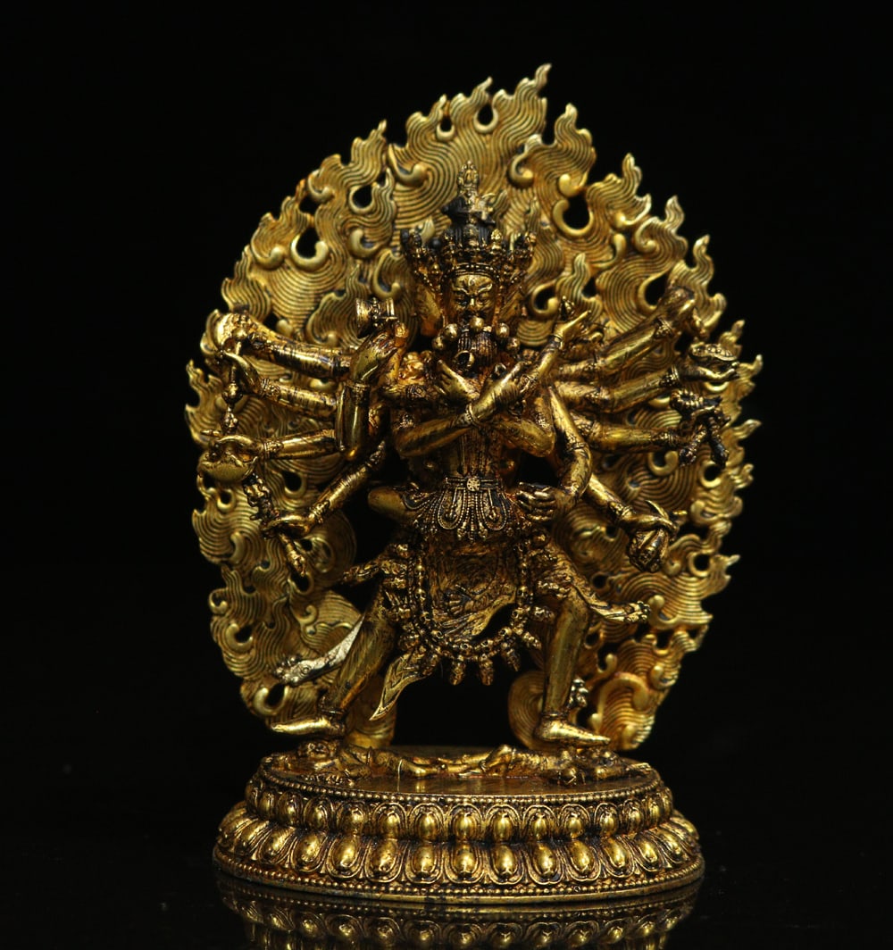 An Exquisite Gilt Bronze Statue of Chakrasamvara Ornament: An Exquisite Gilt Bronze Statue of Chakrasamvara Ornament Ming Dynasty, China Size:5.1inx3.5in Weight:430g铜鎏金胜乐金刚摆件 中国ą