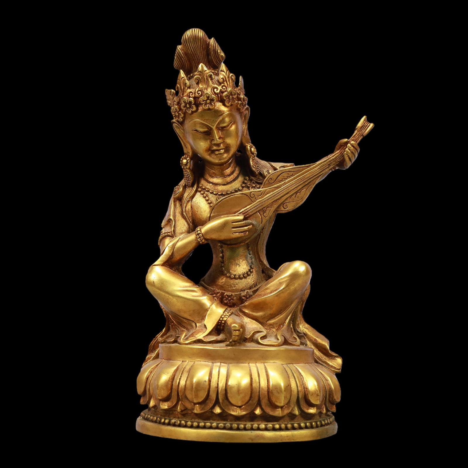 A Exquisite Gilt Bronze Statue of Heavenly King: A Exquisite Gilt Bronze Statue of Heavenly King Ming Dynasty, China Size:4.7inx3.9inx9.4in Weight:1500g铜鎏金天王像 中国明代 Size:12cmx10cmx