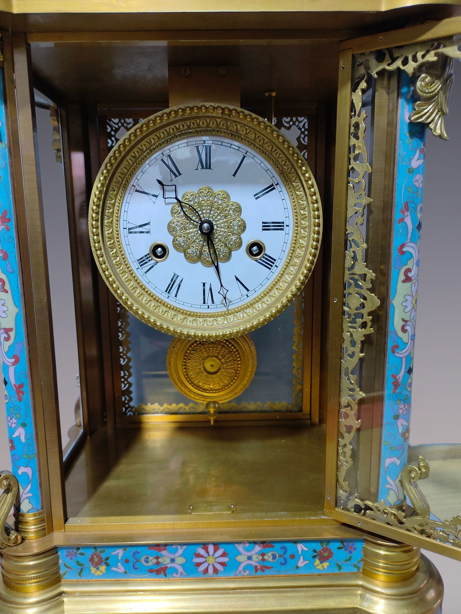 An Exquisite Gilt Bronze Lotus Pattern Clock - 8