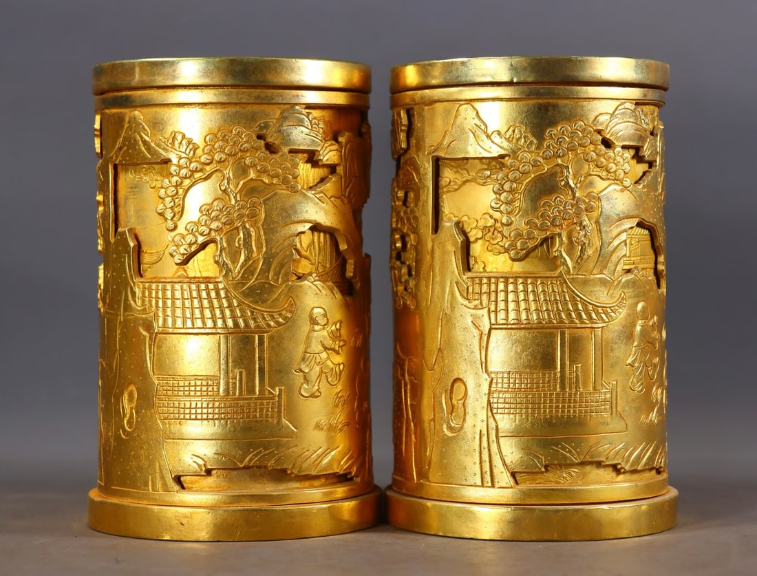 A Pair of Exquisite Gilt Bronze Landscape and Figure Pattern Brush Pot: A Pair of Exquisite Gilt Bronze Landscape and Figure Pattern Brush Pot Qing Dynasty, China Qianlong Four-character Mark Size:6.5inx4.1in Weight:3267g铜鎏金转心笔