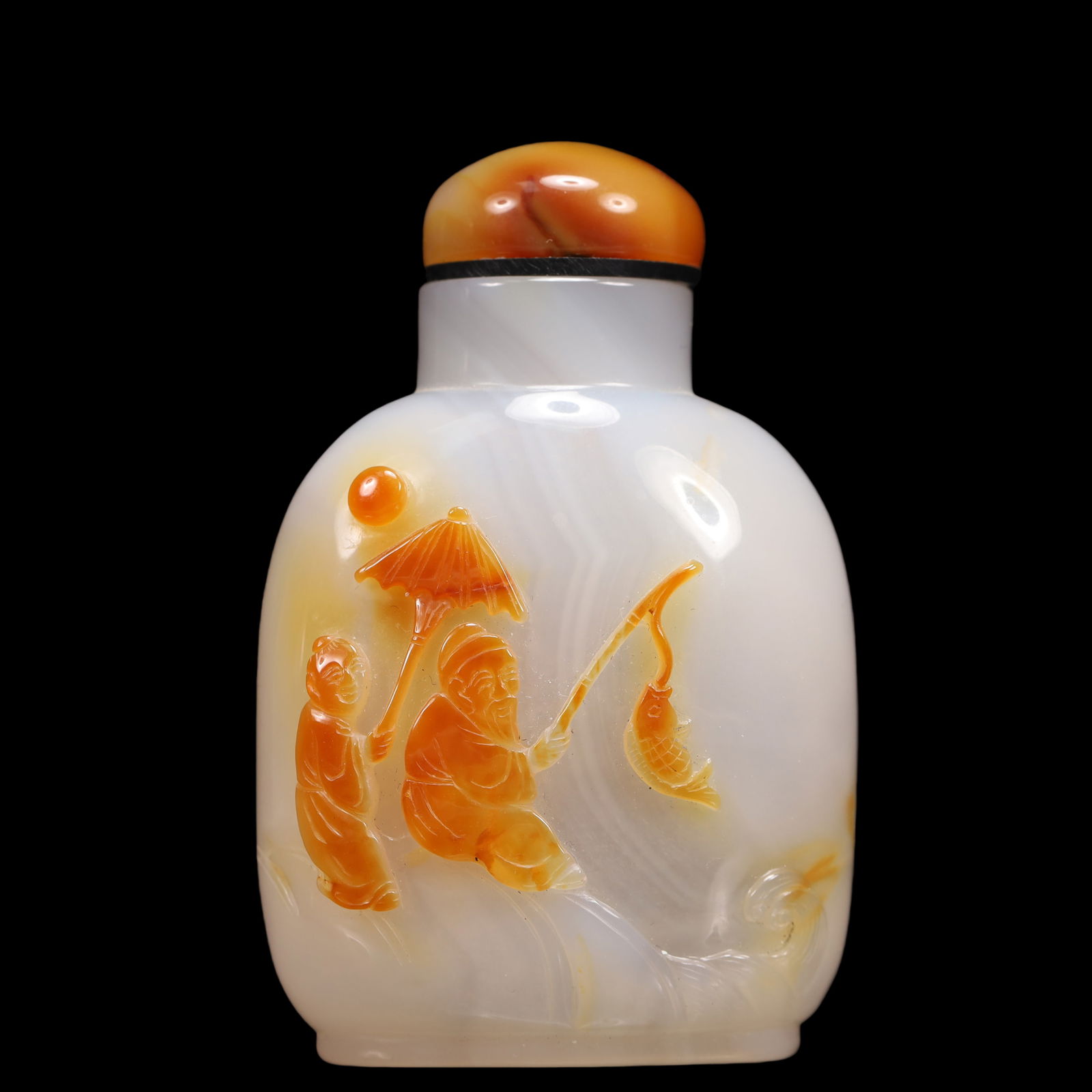 An Exquisite Agate Character and Story Pattern Snuff Bottle: An Exquisite Agate Character and Story Pattern Snuff Bottle Qing Dynasty, China Size:2inx1.2inx3.1in Weight:80g玛瑙人物故事纹鼻烟壶 中