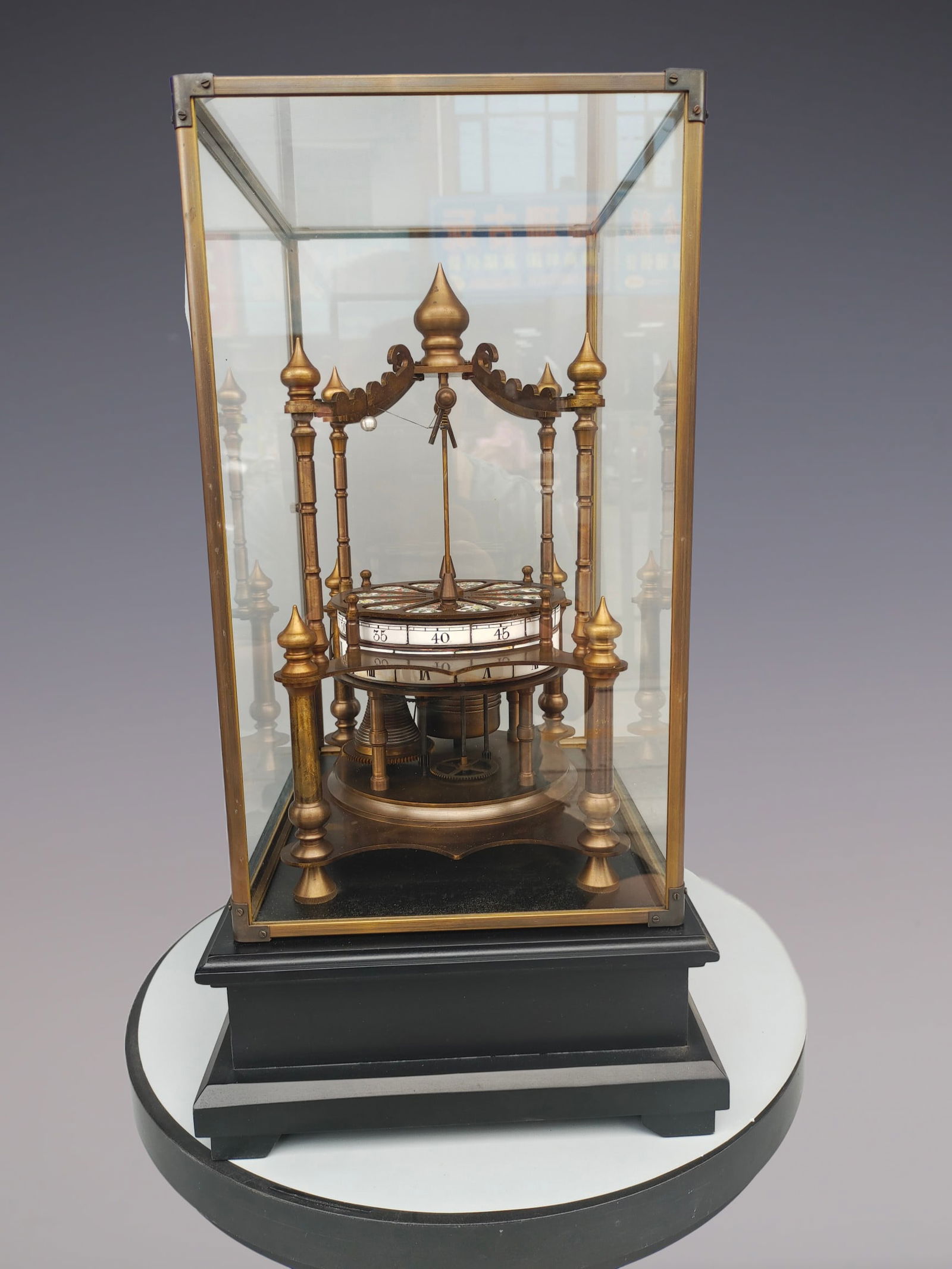 An Exquisite Bronze Flower Pattern Clock - 7