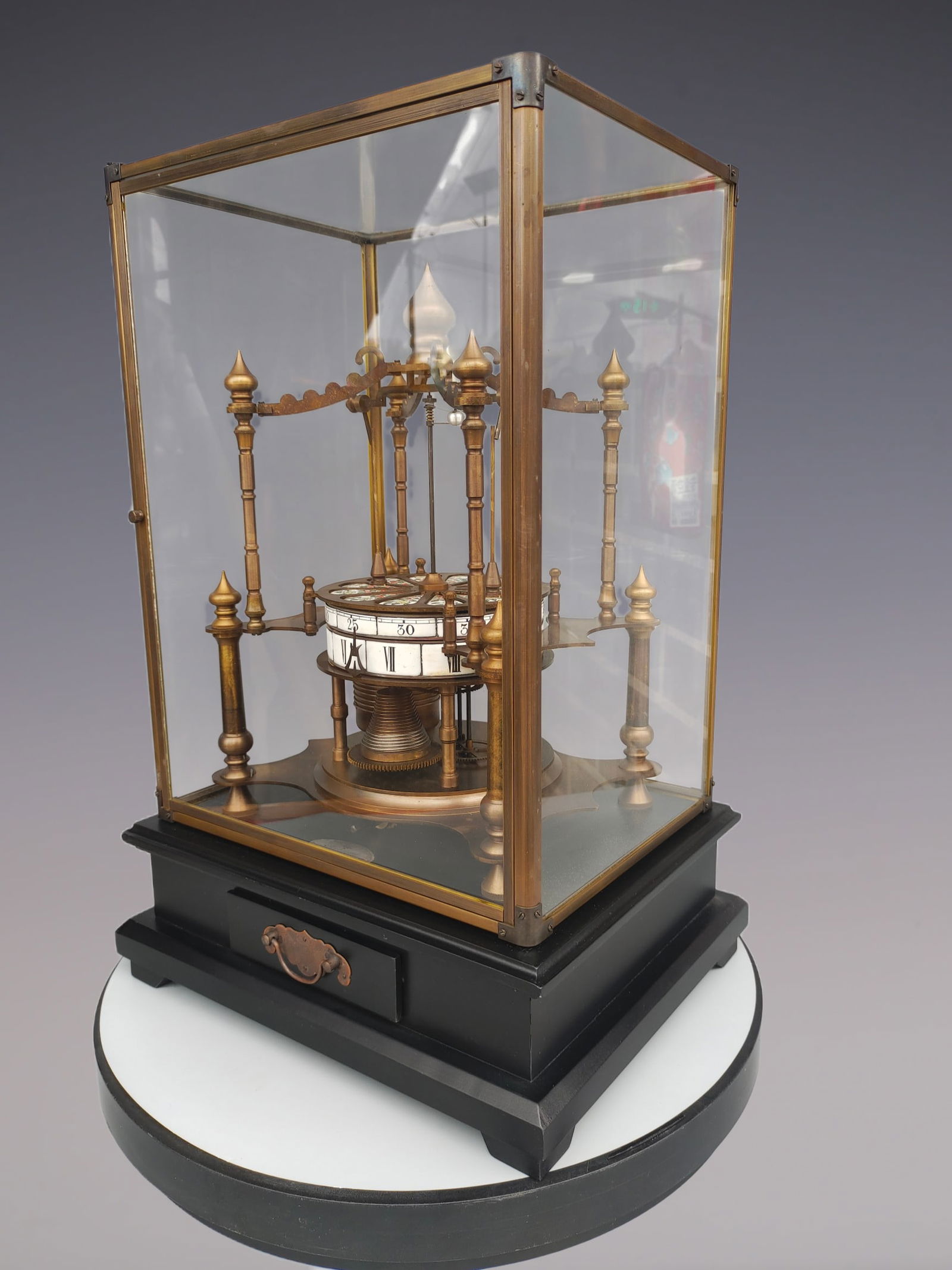 An Exquisite Bronze Flower Pattern Clock - 8