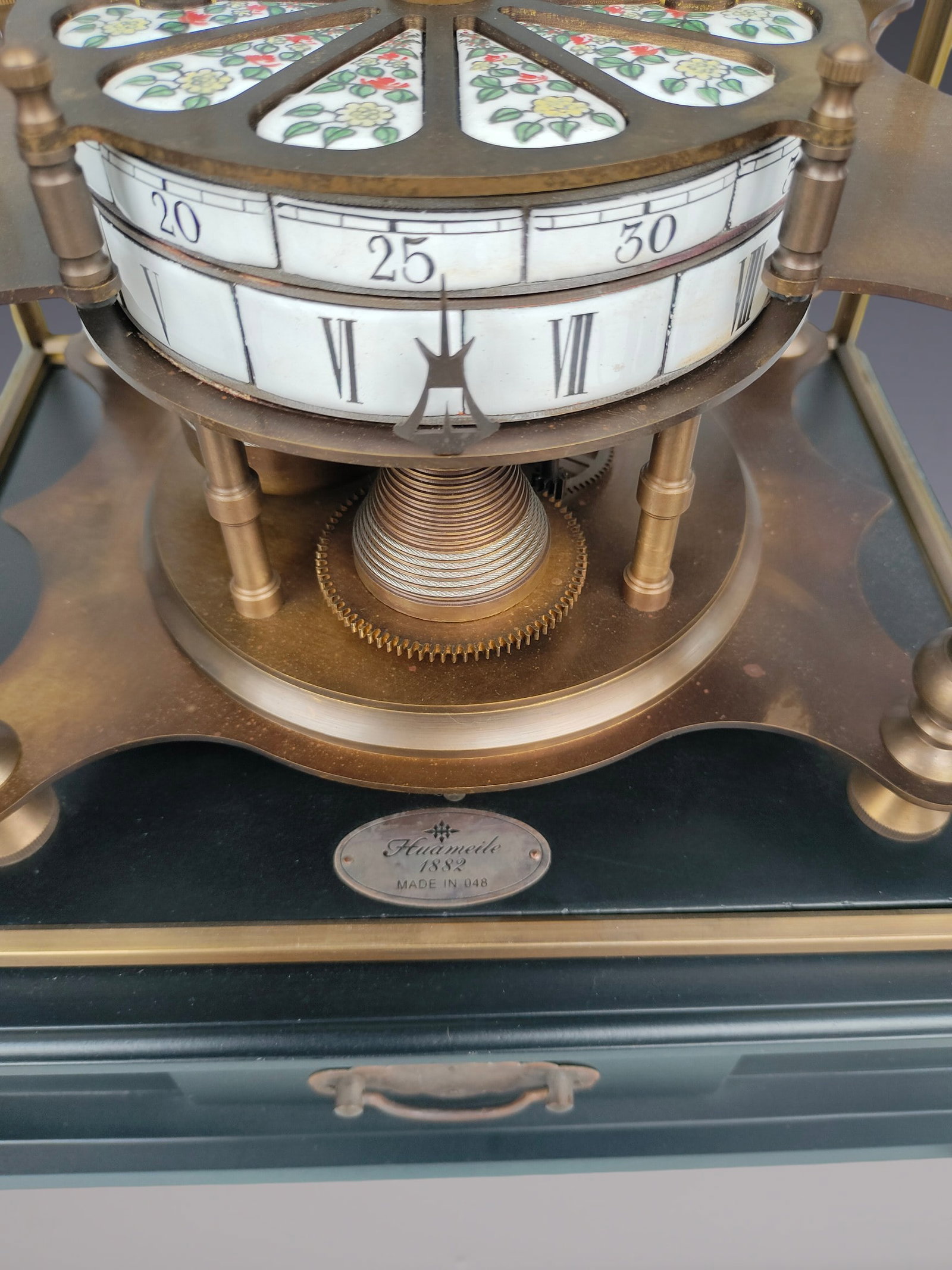 An Exquisite Bronze Flower Pattern Clock - 9