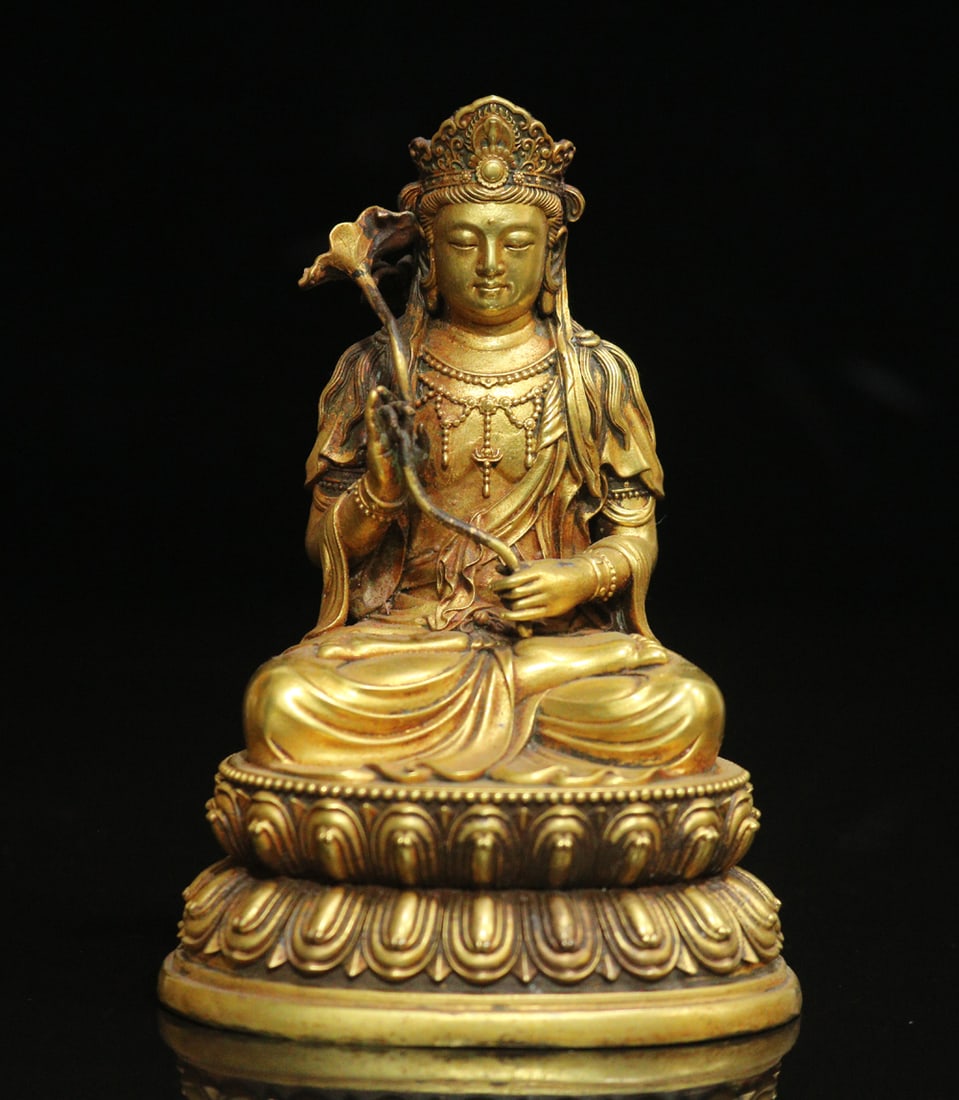An Exquisite Gilt Bronze Statue of Bodhisattva Ornament: An Exquisite Gilt Bronze Statue of Bodhisattva Ornament Ming Dynasty, China Size:4.3inx3in Weight:678g铜鎏金大势至菩萨摆件 中国&